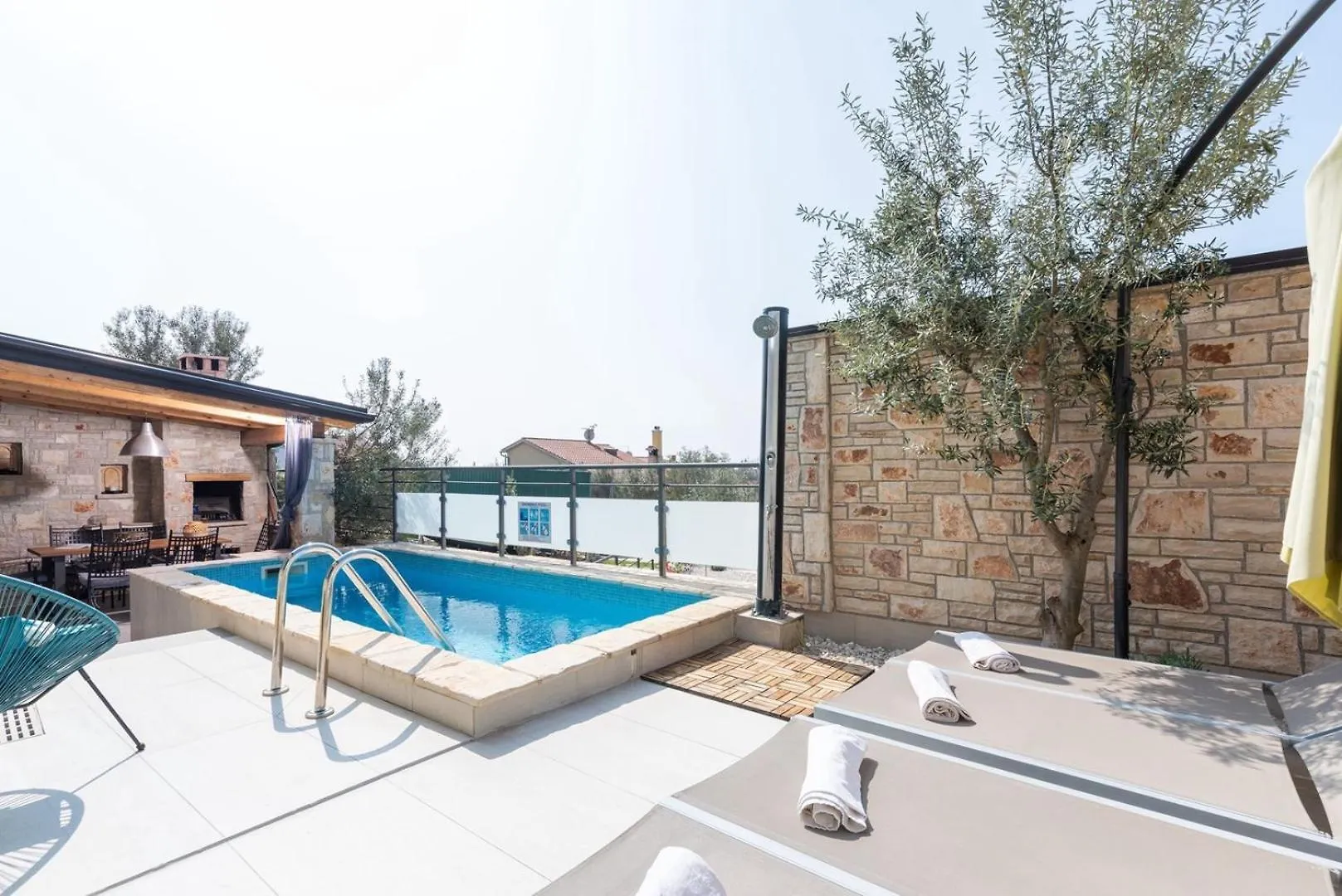 Vila Valencan 2B Peroj Villa